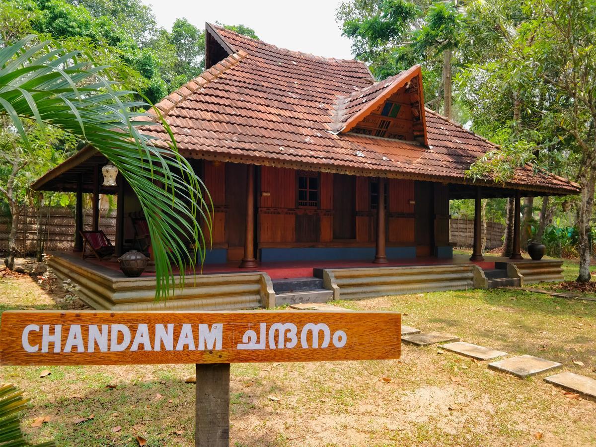 Palathra Heritage Mararikulam Esterno foto
